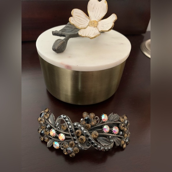 Accessories - Vintage Jeweled and Flowered Hair Barret